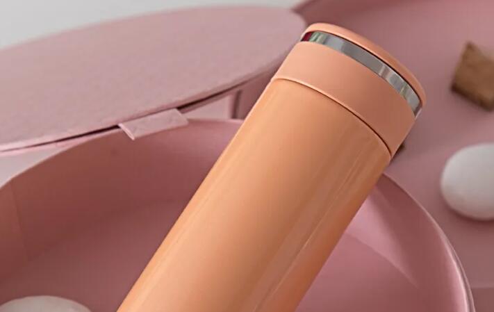 不銹鋼保溫杯與玻璃保溫杯的特點