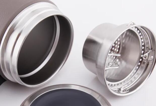 寒冬已到批發(fā)保溫杯生意火爆，保溫杯生產(chǎn)廠家業(yè)務繁忙