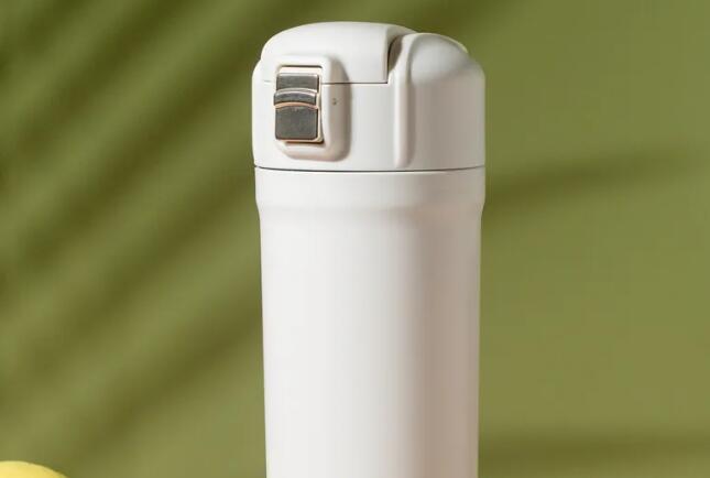 女人如何使用保溫杯進行養(yǎng)生