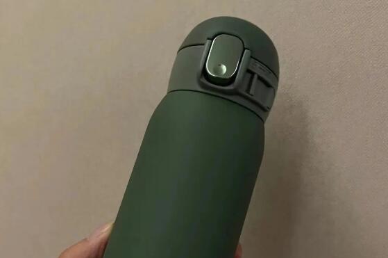 保溫杯應(yīng)該加多少水合適呢